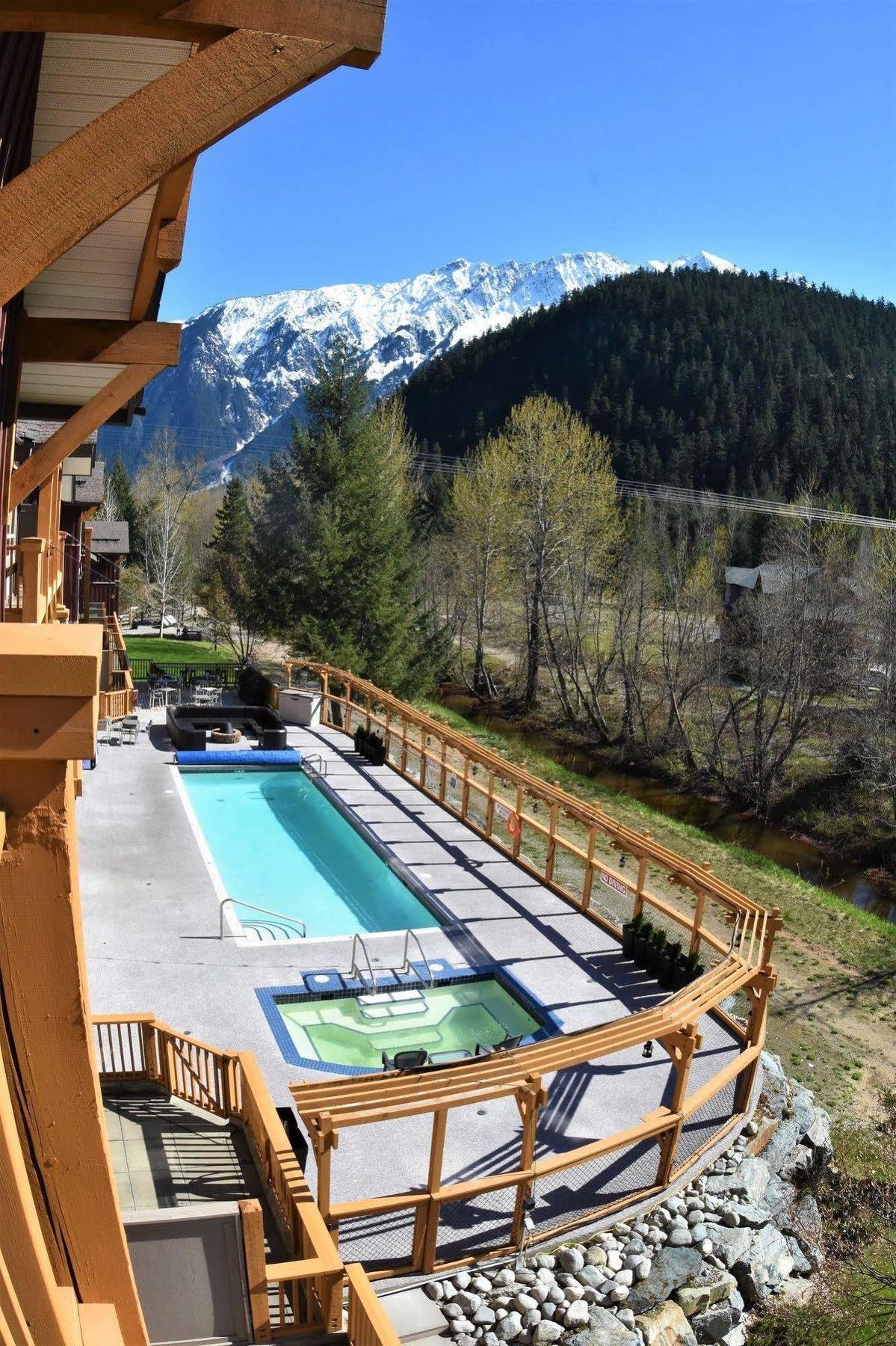 Pemberton Valley Lodge Eksteriør billede